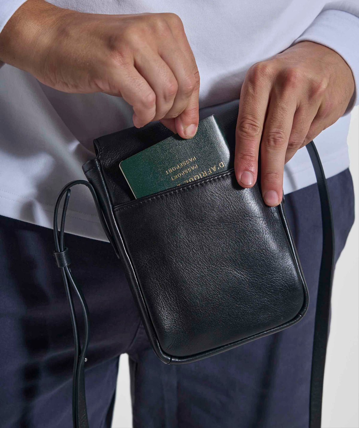 Noa Crossbody - Black